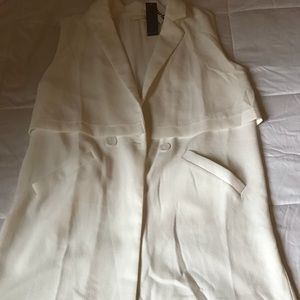 White sleeveless vest